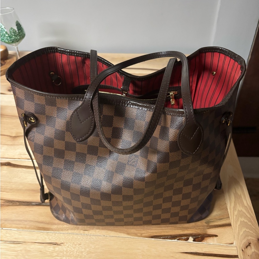 Louis Vuitton Neverful MM Leather Bag